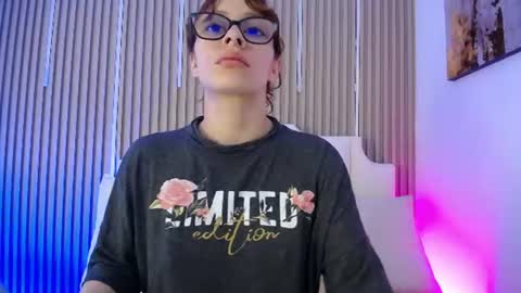 Snapshot of katy_van chatting on 11, 7, 2026 Katy Van online show from 11, 7, 2026