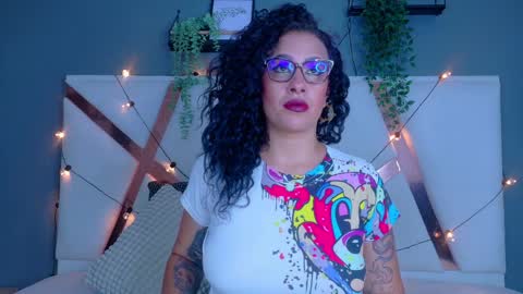 katyrataylor__ online show from 2, 4, 2026