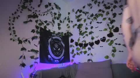 Mia online show from 23, 3, 2026