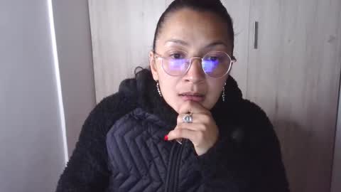  Khawit  online show from 14, 2, 2025