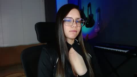 Snapshot of kay_avrill chatting on 7, 12, 2024 Kay online show from 7, 12, 2024