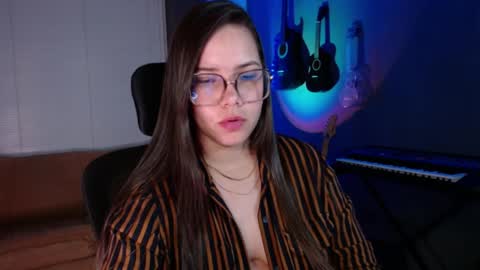 Snapshot of kay_avrill chatting on 21, 1, 2025 Kay online show from 21, 1, 2025