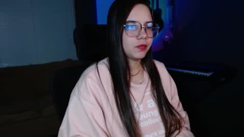 Snapshot of kay_avrill chatting on 4, 3, 2025 Kay online show from 4, 3, 2025