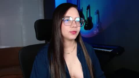 Snapshot of kay_avrill chatting on 19, 9, 2025 Kay online show from 19, 9, 2025
