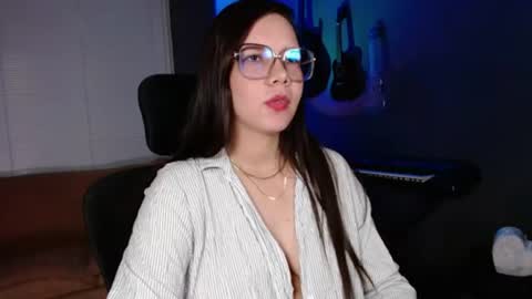 Snapshot of kay_avrill chatting on 15, 7, 2026 Kay online show from 15, 7, 2026