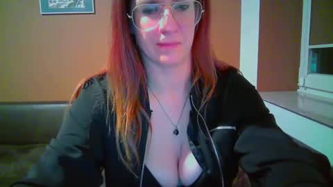 KayaLips online show from 12, 11, 2025