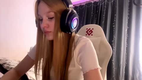 Amia online show from 19, 3, 2026