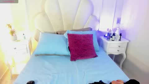 kaylachannell online show from 13, 12, 2025