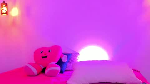      K A Y L A      online show from 25, 9, 2025