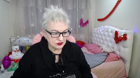 kaylesmoll online show from 19, 2, 2025