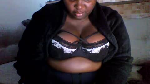 Snapshot of kayrabunnie chatting on 13, 10, 2025 kayrabunnie online show from 13, 10, 2025