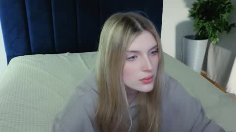 Seb Polly Roxy Jonny online show from 22, 9, 2025