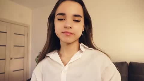 Snapshot of keeleyreineck chatting on 13, 5, 2026 Nika online show from 13, 5, 2026