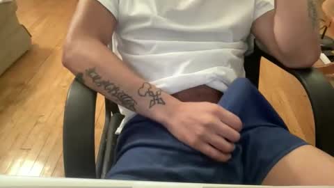 Snapshot of keesey23 chatting on 2, 12, 2025 Keesey23 online show from 2, 12, 2025