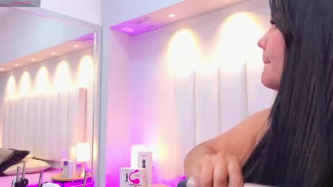 Snapshot of keily_ross1 chatting on 6, 6, 2026 Keily Ross online show from 6, 6, 2026