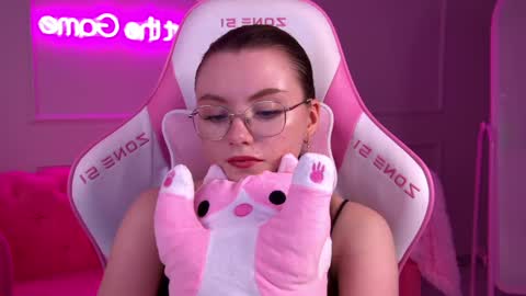 Keira online show from 23, 2, 2025