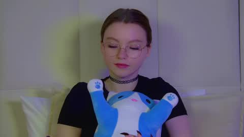 Keira online show from 7, 3, 2025