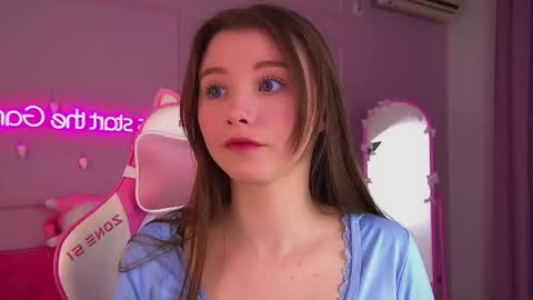 Keira online show from 2, 12, 2025