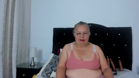 Snapshot of keiralennox chatting on 18, 9, 2025 online show from 18, 9, 2025