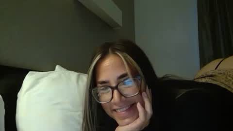 Snapshot of kekes2015 chatting on 13, 10, 2025 kekes2015 online show from 13, 10, 2025