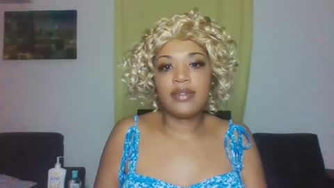 Snapshot of kelliecapri chatting on 19, 6, 2026 Kellie online show from 19, 6, 2026
