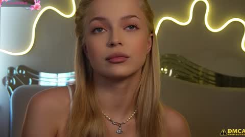 Snapshot of kelly_peachpiee chatting on 10, 9, 2025 Kelly online show from 10, 9, 2025
