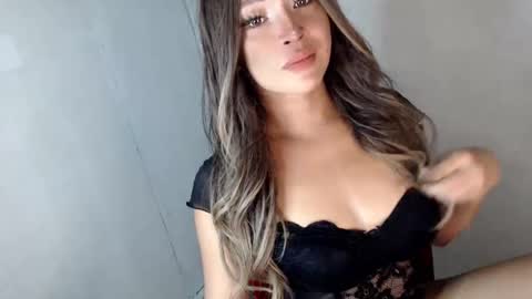 its me KELLY online show from 5, 3, 2025