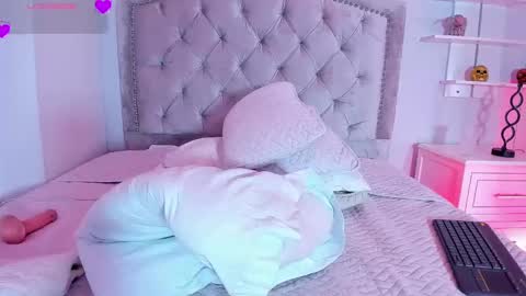 Snapshot of kellymillian_ chatting on 27, 12, 2024 kellyMillian online show from 27, 12, 2024