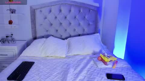 Snapshot of kellymillian_ chatting on 25, 1, 2025 kellyMillian online show from 25, 1, 2025