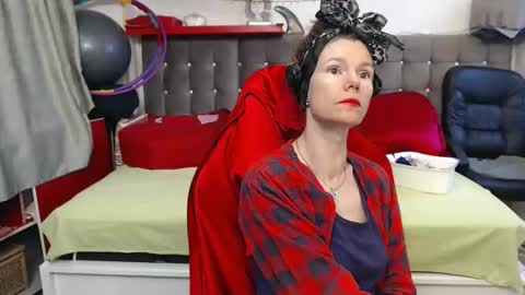 kelly online show from 27, 10, 2025