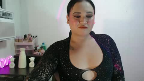 KELLY MCDOLEN online show from 22, 5, 2026