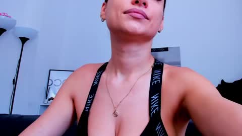 Snapshot of kellysmits chatting on 5, 6, 2026 kellysmits online show from 5, 6, 2026