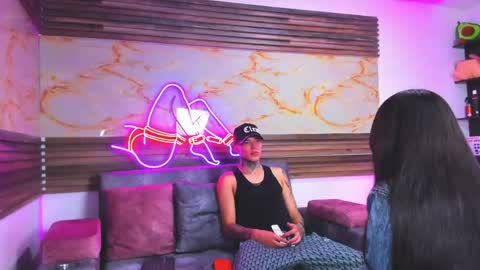 Snapshot of ken_and_bonnie chatting on 18, 4, 2026 ken_and_bonnie online show from 18, 4, 2026