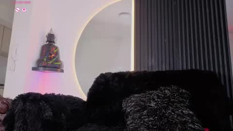   online show from 18, 12, 2025