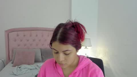 Snapshot of kendall__fox chatting on 15, 9, 2025 Kendall online show from 15, 9, 2025