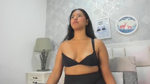 Snapshot of kendall_queen__ chatting on 2, 3, 2026 kendall queen online show from 2, 3, 2026