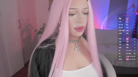 Kendall  online show from 14, 10, 2025