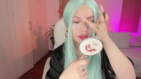 Kendall  online show from 17, 11, 2025