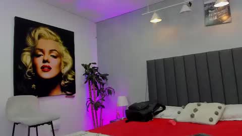 Snapshot of kendra_london chatting on 13, 7, 2026 Kendra London online show from 13, 7, 2026