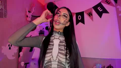 Kendra  online show from 20, 10, 2025