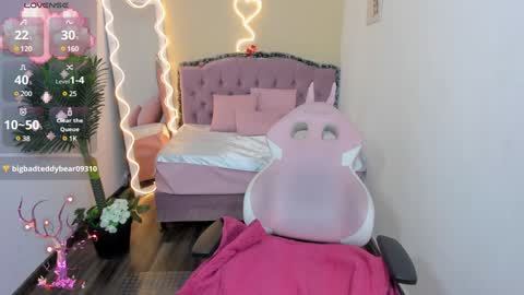Snapshot of kendra_tay chatting on 29, 12, 2024 kendra online show from 29, 12, 2024