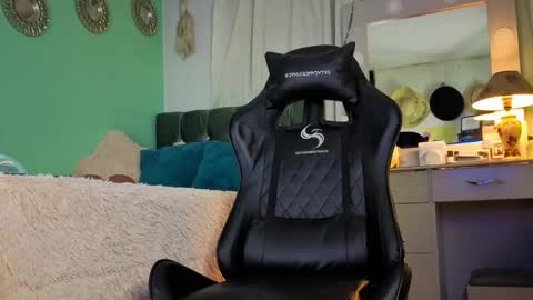 Chriss Morales online show from 8, 11, 2025