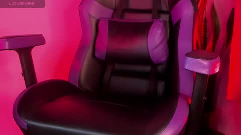 kenia_thompsom01 online show from 17, 4, 2026