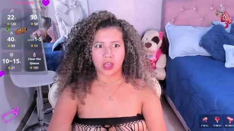Snapshot of kenia_thompson01 chatting on 19, 2, 2025 01 online show from 19, 2, 2025