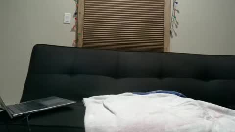 Snapshot of kenluca chatting on 4, 1, 2025 Kenluca online show from 4, 1, 2025