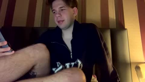 Bennet Shark online show from 3, 2, 2025