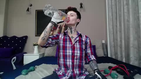 Snapshot of kennyvibe chatting on 18, 4, 2026 kennyvibe online show from 18, 4, 2026