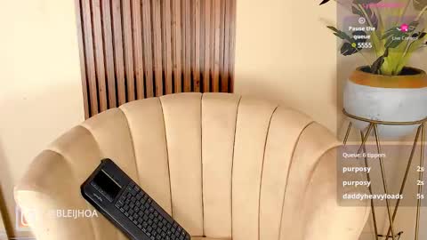 Keny Kitty  Onlyfans Kenayfoxx online show from 17, 12, 2024