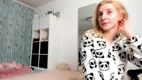 Kenzie online show from 11, 1, 2025