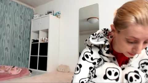 Kenzie online show from 6, 2, 2025